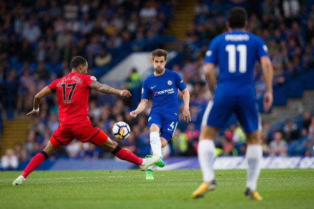 心后卫在突 心后卫在突